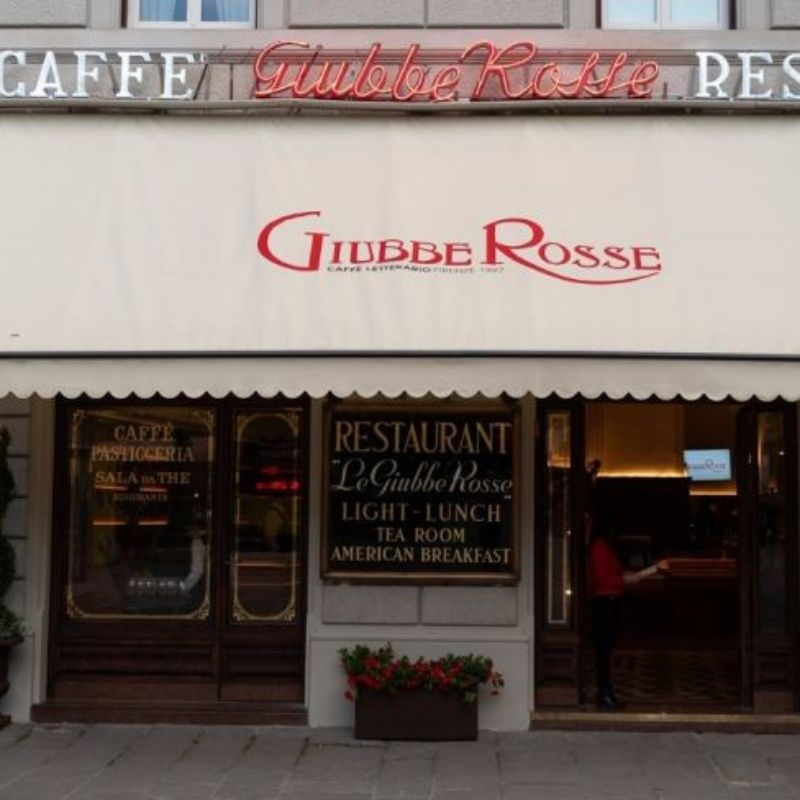 Dal caffè all’ultimo bicchiere: a Firenze rinascono i posti dove restare tutto il giorno